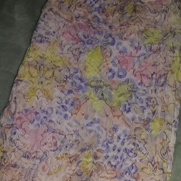Lady's, Floral Patterned, Stretch Pants - Picture 3 of 5